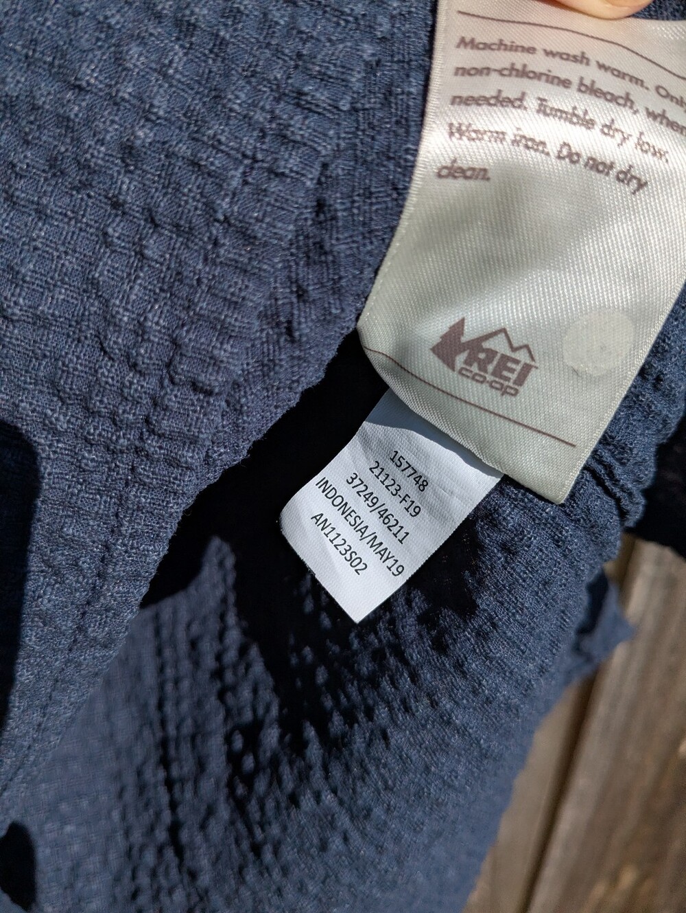 REI Medium Norseland Woven Popover V-neck Shirt Raime/Cotton Boxy Blue - Picture 9 of 10